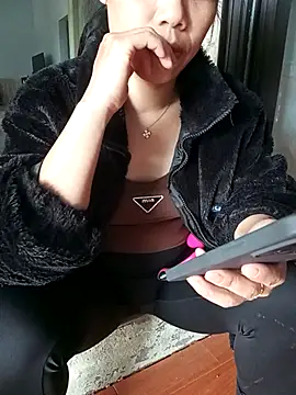 Sweet-Berry89 online show from October 30, 2025, 2:46 am