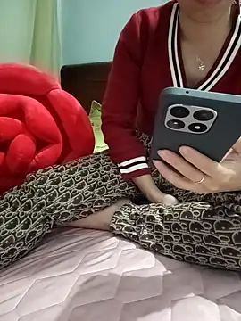 Sweet-Berry89 online show from November 2, 2025, 12:02 am