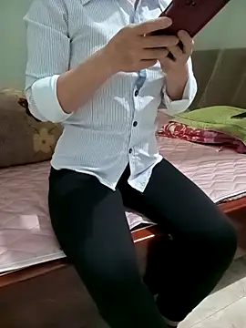 Sweet-Berry89 online show from November 6, 2025, 2:01 am