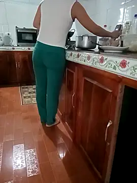 Sweet-Berry89 online show from November 10, 2025, 4:44 am