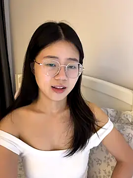 Ella-A9 online show from October 1, 2025, 1:39 pm