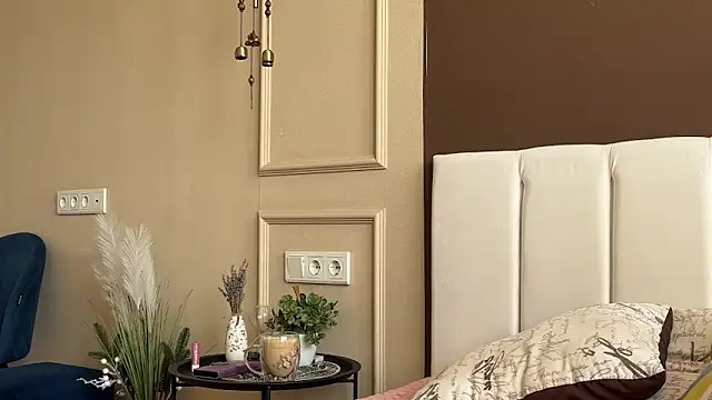 daniellia  online show from March 1, 2026, 9:33 am