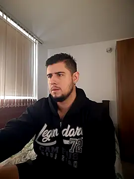 ryan evanss online show from September 30, 2025, 2:33 pm