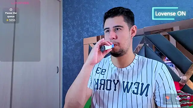 ryan evanss online show from November 23, 2025, 12:49 pm