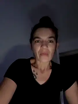 alinaalinutzq online show from November 2, 2025, 7:27 pm