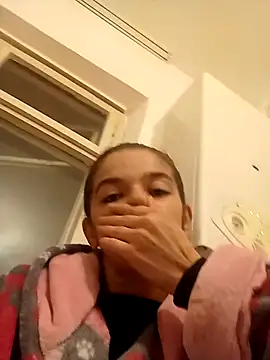 alinaalinutzq online show from November 21, 2025, 9:02 pm