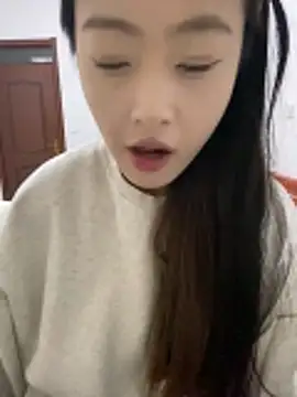 MengMeng0515 online show from December 3, 2025, 11:41 am