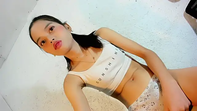 CUTIE GIRLSX online show from June 24, 2026, 9:41 am