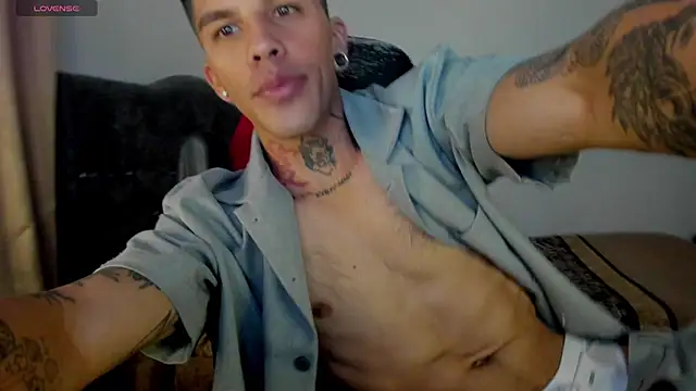 Snapshot of Savajelust chatting on November 10, 2025, 1:54 pm Savajelust online show from November 10, 2025, 1:54 pm