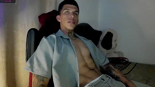 Snapshot of Savajelust chatting on November 30, 2025, 12:36 am Savajelust online show from November 30, 2025, 12:36 am