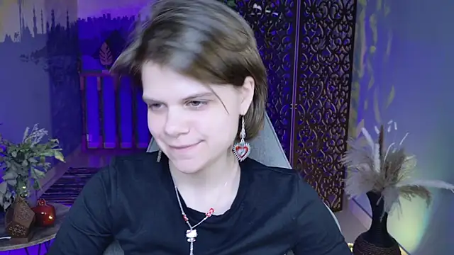 EllieMurler online show from October 7, 2025, 9:17 am