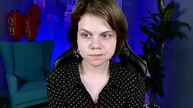 EllieMurler online show from October 8, 2025, 9:07 am