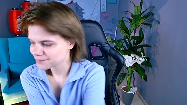 EllieMurler online show from November 9, 2025, 9:07 am