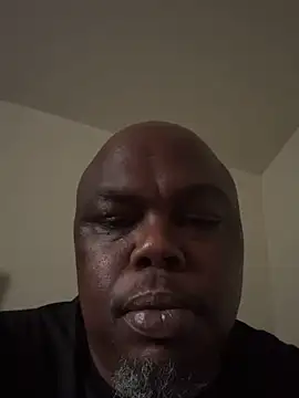 Snapshot of devon3421 chatting on February 2, 2026, 11:14 pm devon3421 online show from February 2, 2026, 11:14 pm