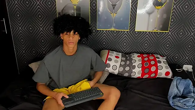 Violet Dream2 online show from February 25, 2026, 1:04 am