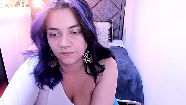 Kiara Cruz   online show from December 13, 2025, 8:36 pm