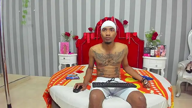CaroyAndy online show from April 27, 2026, 12:36 pm