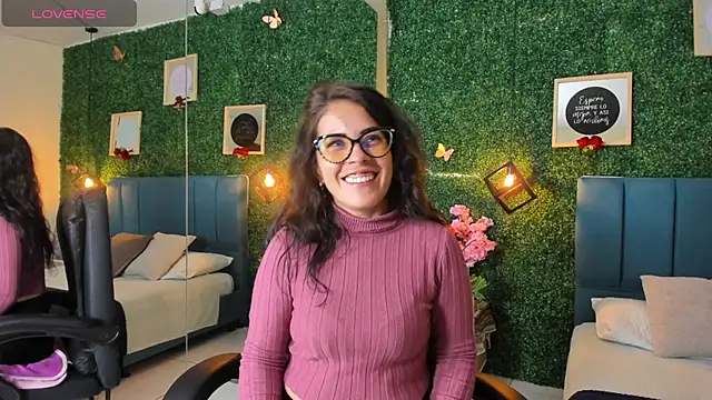 Linagh  online show from October 11, 2025, 11:53 am