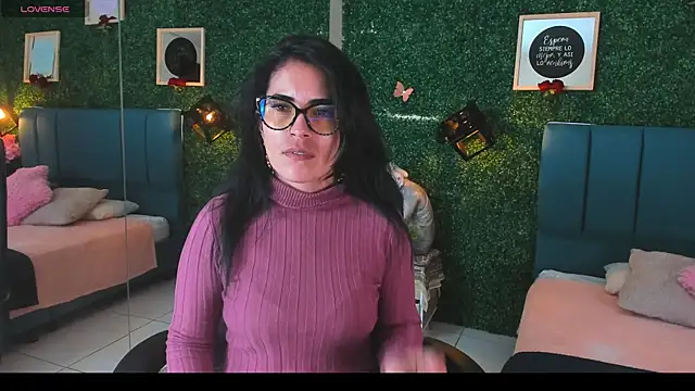 Linagh  online show from November 3, 2025, 12:06 pm