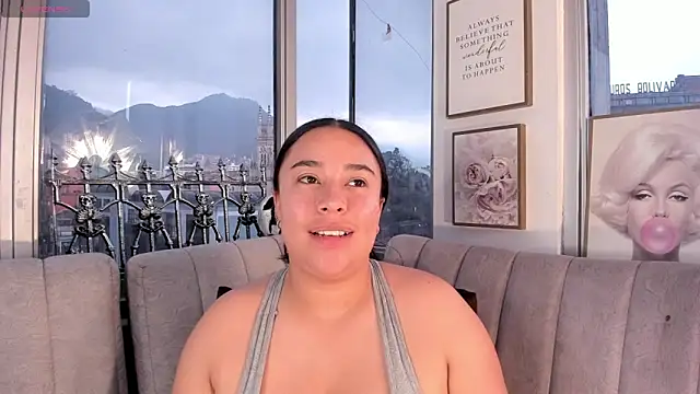 Zoey thompson online show from October 17, 2025, 7:27 pm