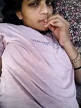 Snapshot of Sofia_kuuu chatting on September 17, 2025, 11:23 am Sofia kuuu online show from September 17, 2025, 11:23 am