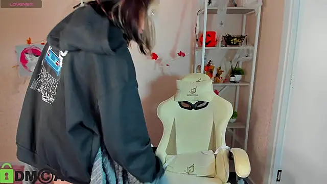 R0cket bunny online show from November 5, 2025, 1:05 am