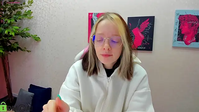 R0cket bunny online show from December 14, 2025, 12:38 am