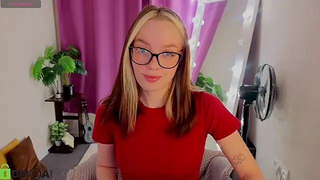 R0cket bunny online show from May 21, 2026, 1:01 am