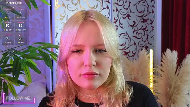 Mila Lioness online show from September 21, 2025, 10:50 am