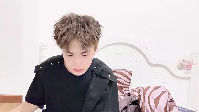 linger2563 online show from September 17, 2025, 2:41 pm