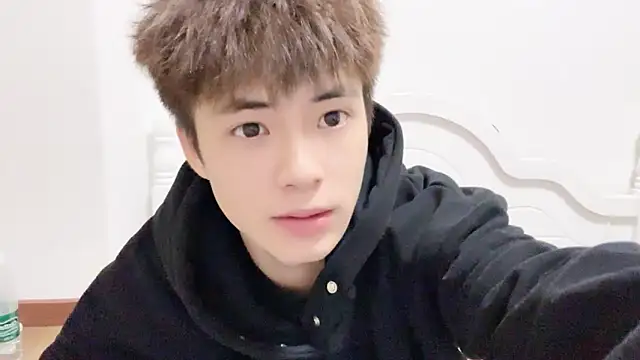 linger2563 online show from September 21, 2025, 11:45 am