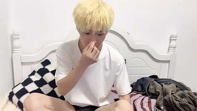 linger2563 online show from October 1, 2025, 4:35 pm