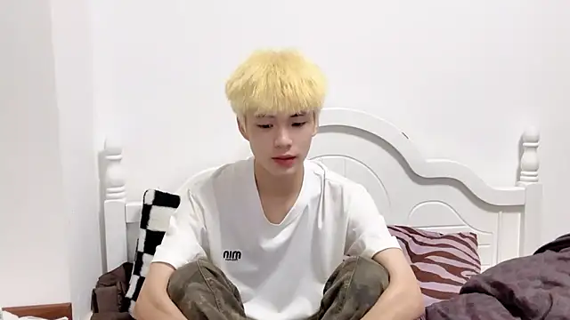 linger2563 online show from October 2, 2025, 1:18 pm