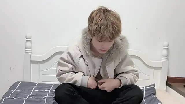 linger2563 online show from November 21, 2025, 1:32 pm