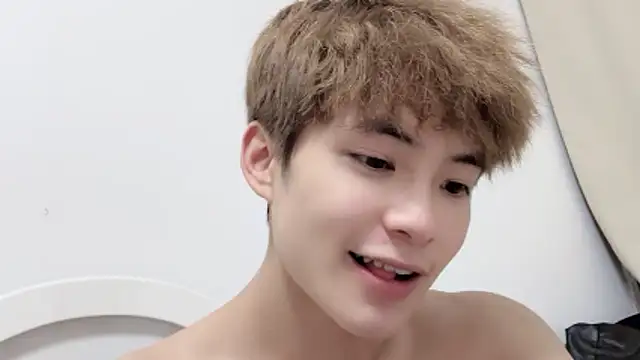 linger2563 online show from November 22, 2025, 12:04 pm