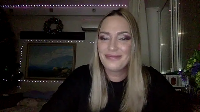 Snapshot of jenniferbluewater chatting on September 25, 2025, 5:38 pm jenniferbluewater online show from September 25, 2025, 5:38 pm