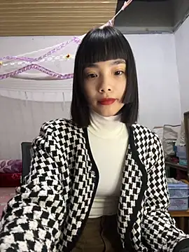 andymi1 online show from October 25, 2025, 2:52 am