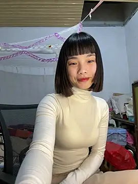 Snapshot of andymi1 chatting on May 4, 2026, 2:35 pm andymi1 online show from May 4, 2026, 2:35 pm