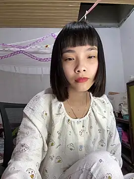 Snapshot of andymi1 chatting on May 12, 2026, 12:57 pm andymi1 online show from May 12, 2026, 12:57 pm