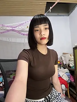 Snapshot of andymi1 chatting on May 14, 2026, 1:51 pm andymi1 online show from May 14, 2026, 1:51 pm