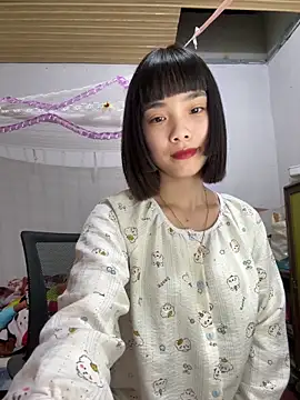 Snapshot of andymi1 chatting on May 16, 2026, 1:21 pm andymi1 online show from May 16, 2026, 1:21 pm