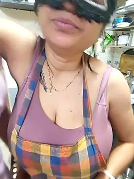 Queen Nightt online show from January 17, 2026, 3:55 am