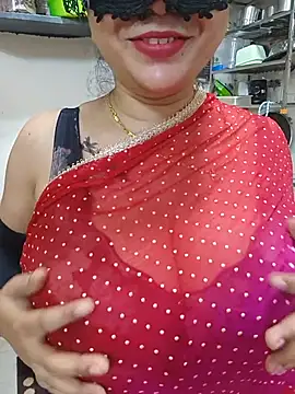 Queen Nightt online show from June 18, 2026, 3:40 am