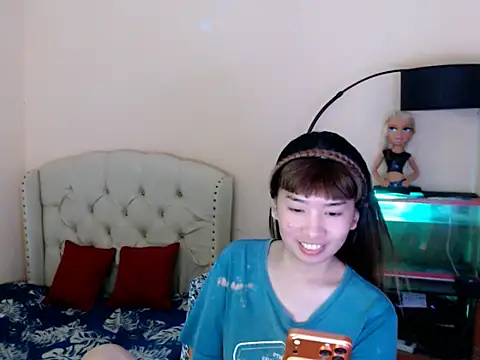 ShantalFoxxy  online show from April 14, 2026, 12:38 am