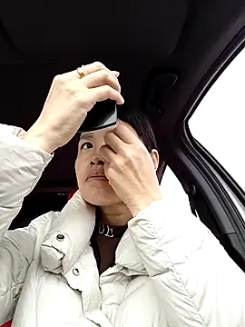 Snapshot of Haili-1 chatting on November 3, 2025, 11:04 pm Haili-1 online show from November 3, 2025, 11:04 pm