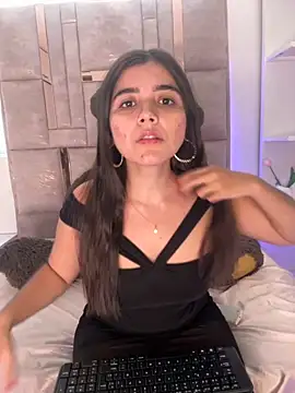 salomecute21 online show from October 2, 2025, 1:29 pm