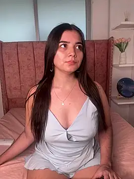 salomecute21 online show from February 12, 2026, 11:38 am