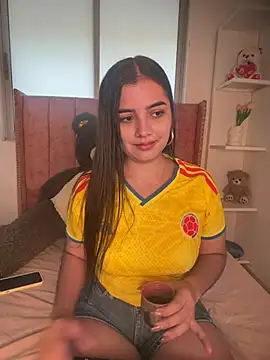 salomecute21 online show from July 3, 2026, 11:38 am