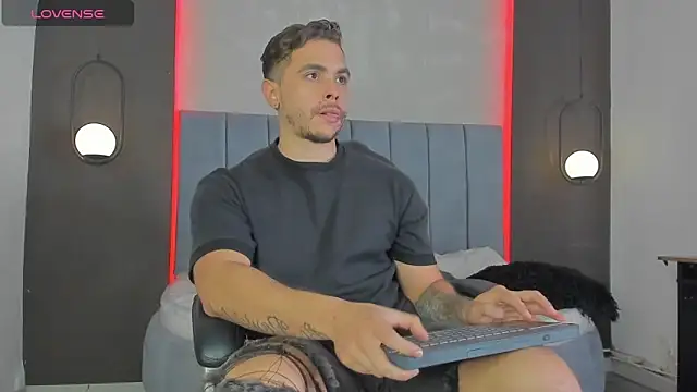 Liam walk  online show from April 7, 2026, 7:47 pm