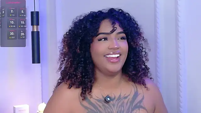 Cristal-Jonnes online show from March 27, 2026, 1:44 am